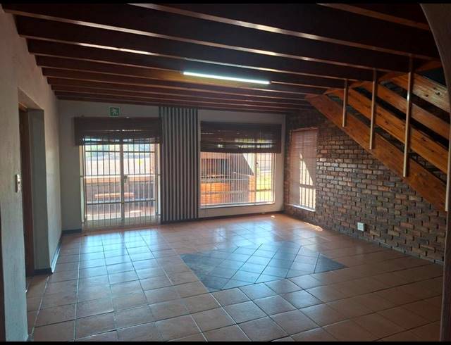 BUSINESS PROPERTY TO RENT IN DOORNKLOOF